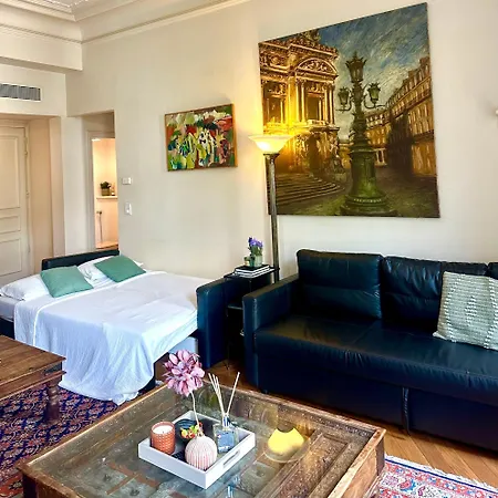 Champs Elysee Prestige Apartment *